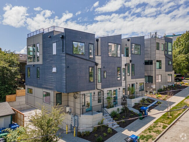 Building Photo - Wallingford Row Houses