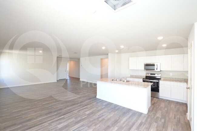 Building Photo - 2032 E Velvet Pl