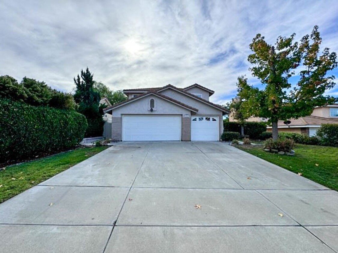 Primary Photo - Recently upgraded 5 bedroom South Temecula...