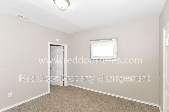 Building Photo - 2901 N Chester Ave