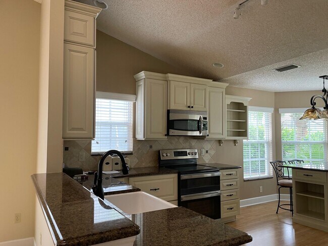 Foto del edificio - 12861 Meadowbend Dr