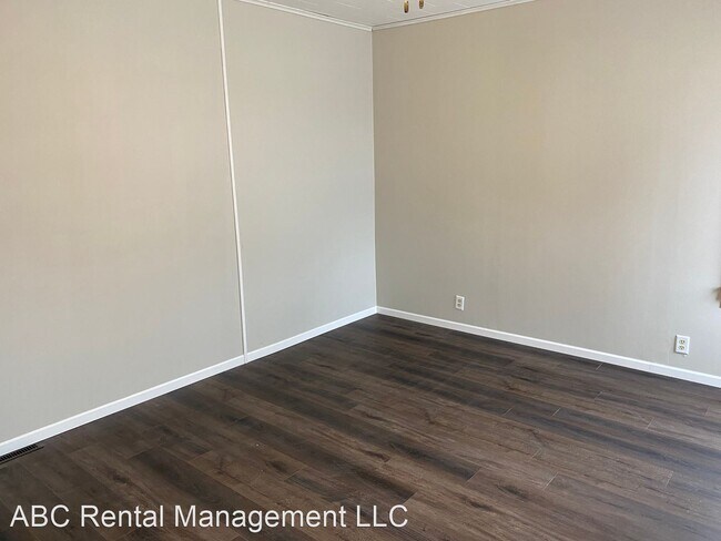 Building Photo - 4 br, 1.5 bath House - 122 N State St