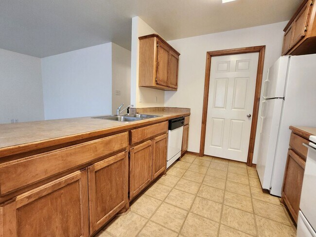 Building Photo - Magnolia Duplex