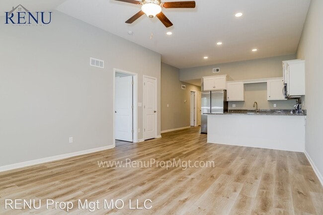 Building Photo - 3 br, 2 bath House - 7431 Maybrook Dr