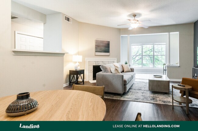 Foto del edificio - 420 Elmington Ave