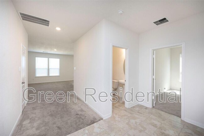 Building Photo - 6021 Diamond Sky Ln