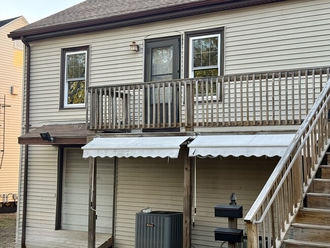 Building Photo - 198 E Central St