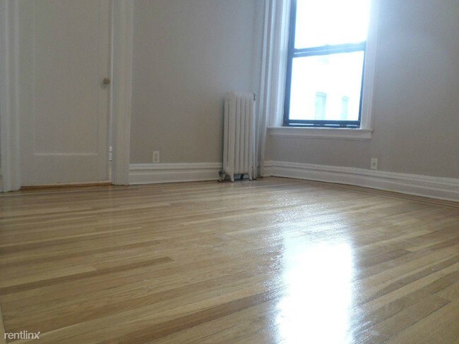 Foto del edificio - 2 br, 1 bath Apartment - 2510 31st Ave