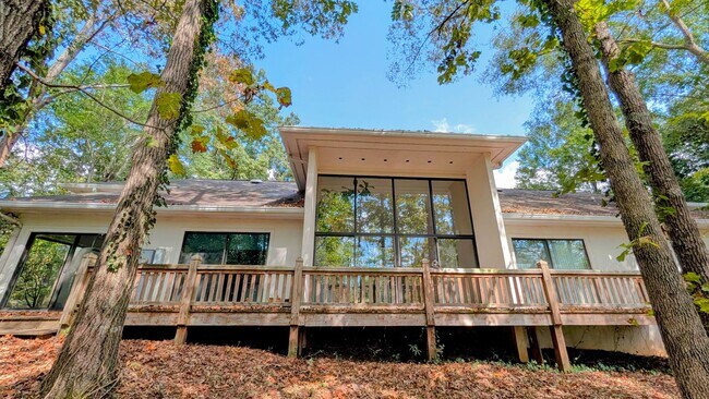 Foto del edificio - Contemporary 3000 sqfoot home in Arbor Trace | 3br 2.5ba