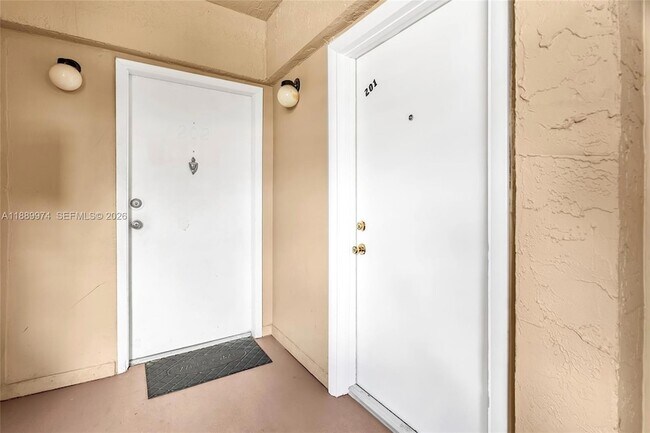 Building Photo - 3945 SW 89th Ave