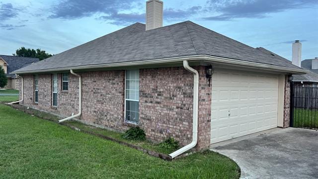 Building Photo - 1800 Avon Dr