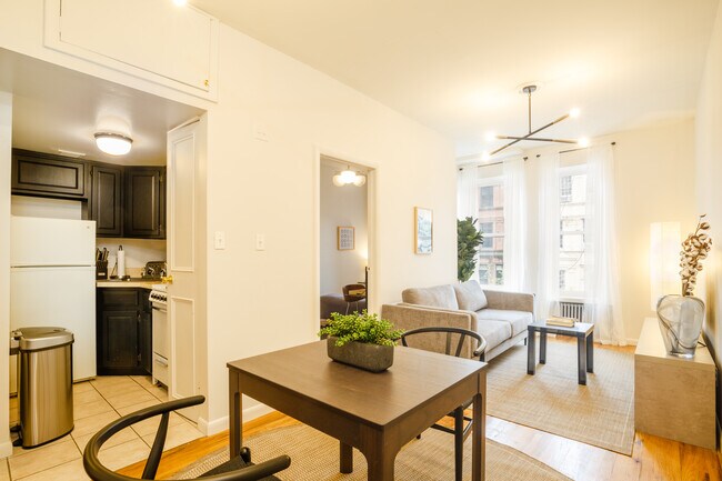 Building Photo - 57 W 85th St