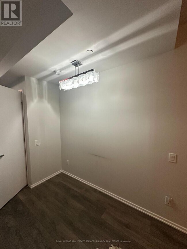 Photo du bâtiment - 783-783 Bathurst St
