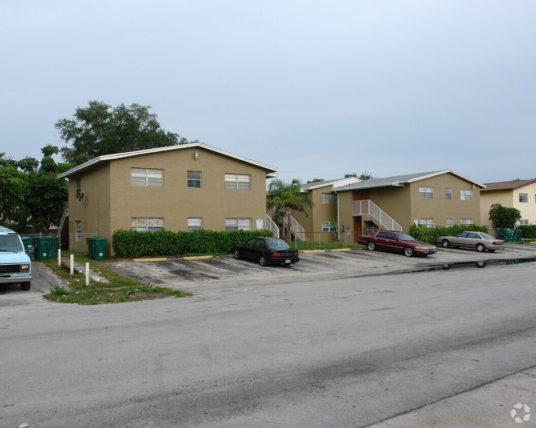 Foto del edificio - 3731-3741 SW 60th Ave