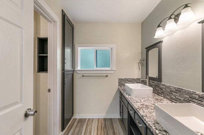 Building Photo - 1292 Aleutian Dr
