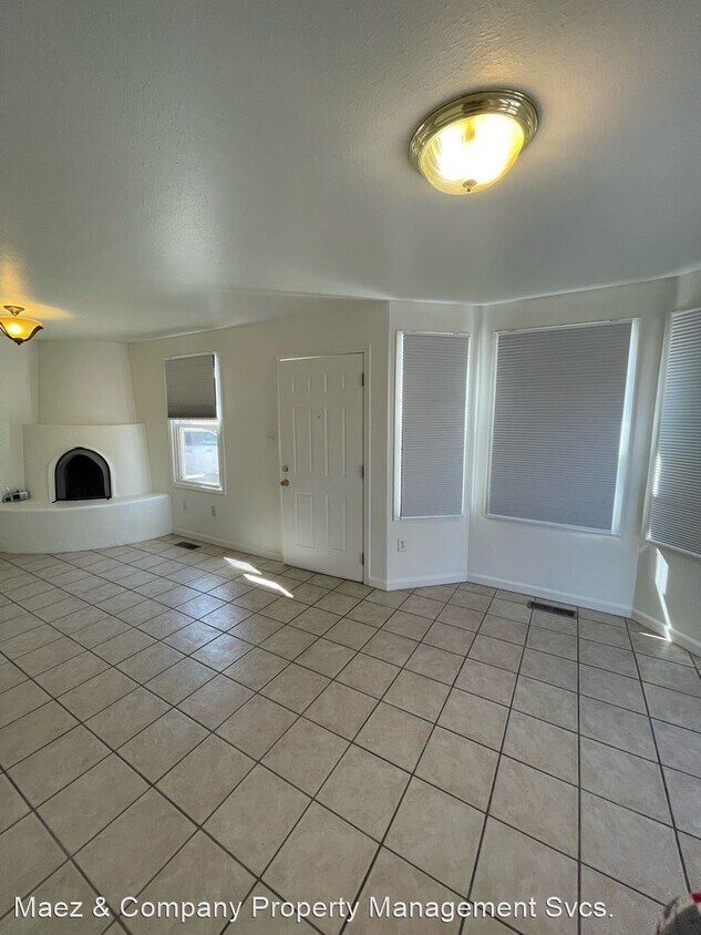 Primary Photo - 2 br, 1 bath House - 2702 Cl. de Oriente N...