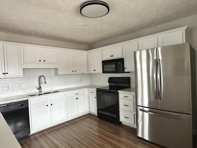 Foto del edificio - 5656 Seafield Ln