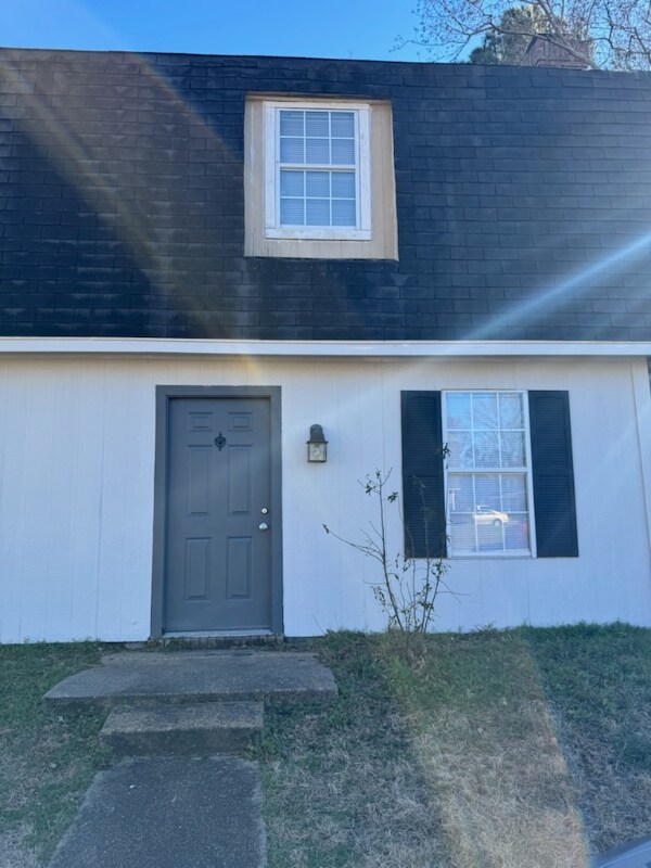 Building Photo - 402 Jamestown Way