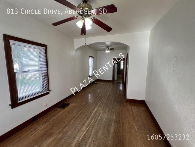 Building Photo - 211 N Washington St