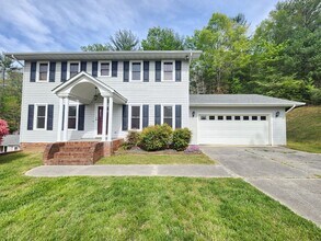 Building Photo - 590 Deep Woods Dr