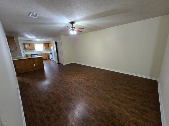 Foto del edificio - College Station - 3 Bedroom / 3 Bath duplex - Fenced in Yard.