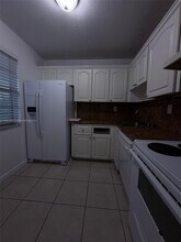 Building Photo - 9460 Fontainebleau Blvd