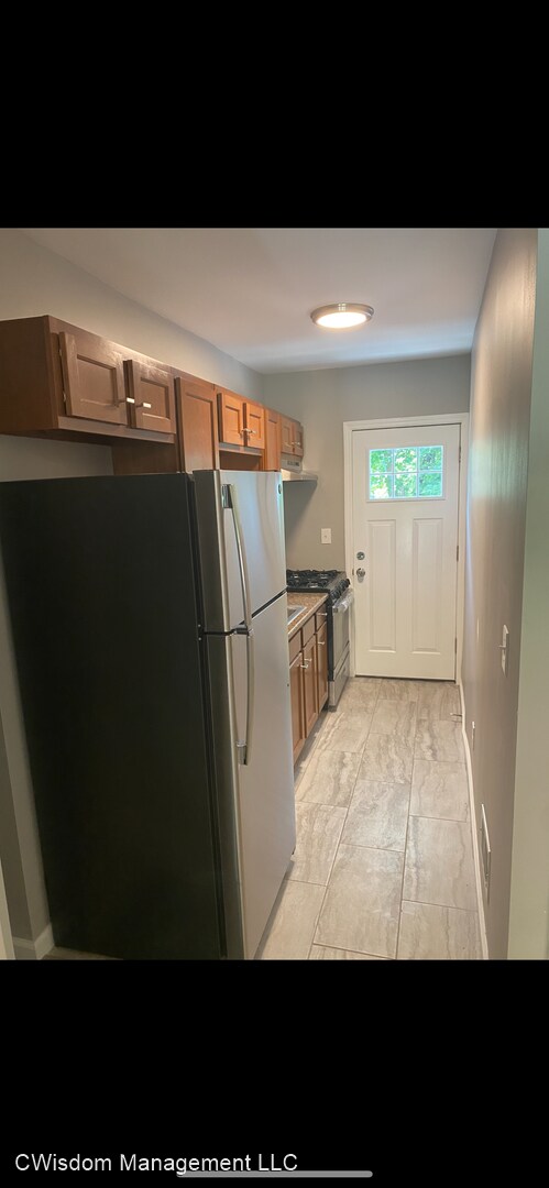 Building Photo - 3 br, 1 bath House - 410 N Aiken Avenue