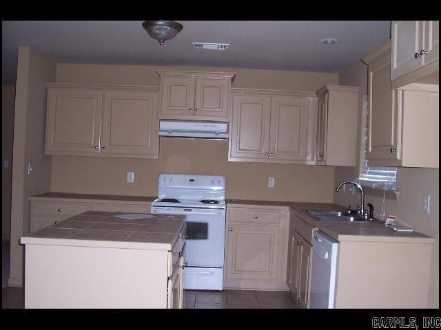 Building Photo - 455 Wisteria Dr