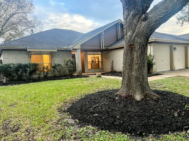 Building Photo - 4427 Leyland Dr