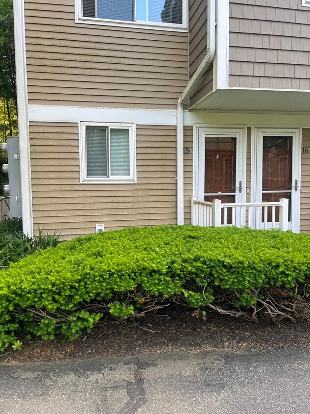 Primary Photo - 6 Rose Ln