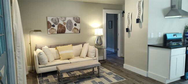 Foto del edificio - 143 Sharon Ln
