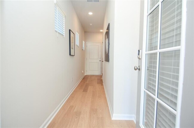 Building Photo - 4553 High Rdg Ct