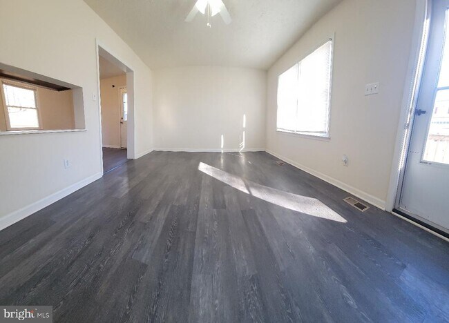 Foto del edificio - 11031 Ascot Cir
