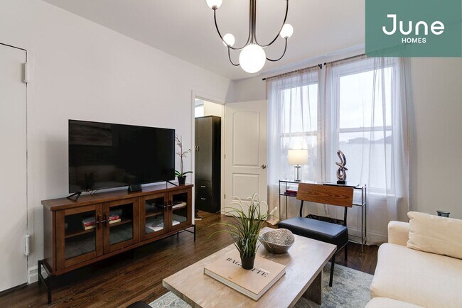 Foto del edificio - Full room in 4-bed/1.0-bath Home