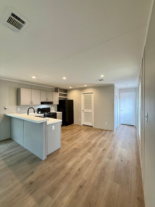 Foto del edificio - 10 River Rd