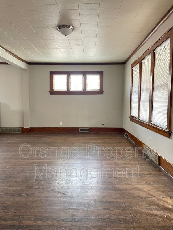 Building Photo - 3810 Grand Ave