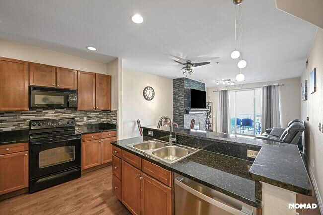 Foto del edificio - Charming 1.5BR Condo in Englewood