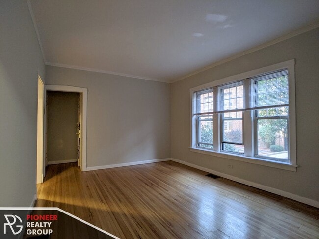 Foto del edificio - 634 W Barry Ave