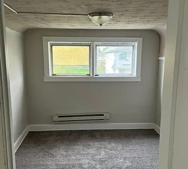 Building Photo - Rexford beautiful home
