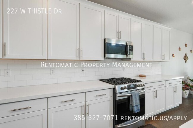 Foto del edificio - 227 Thistle Dr