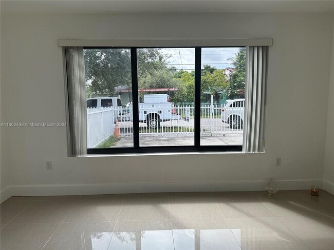 Foto del edificio - 1885 NW 93rd St