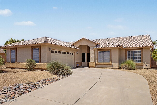 Building Photo - 930 E Harwell Rd
