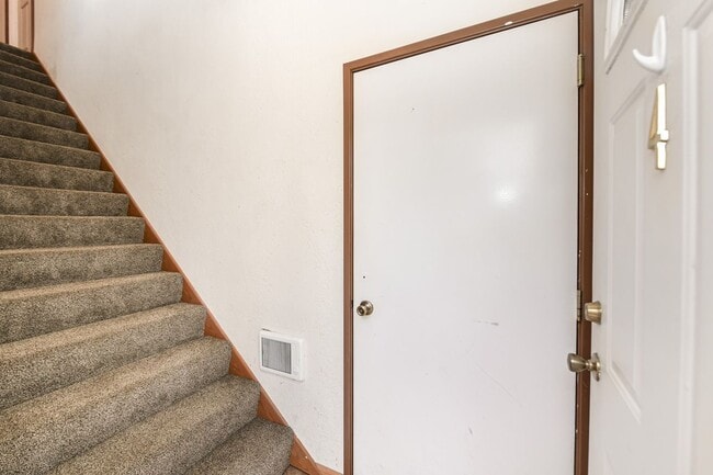 Foto del edificio - 505 Lawson School Rd