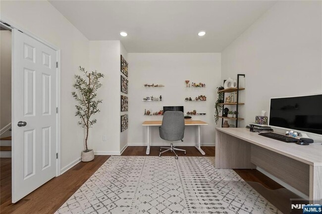 Foto del edificio - 65 Landmark Ln