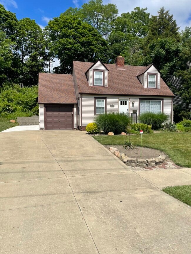 Building Photo - 3461 Meadowbrook Blvd