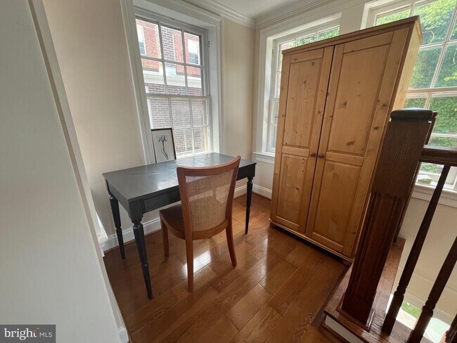 Foto del edificio - 109 S Columbus St