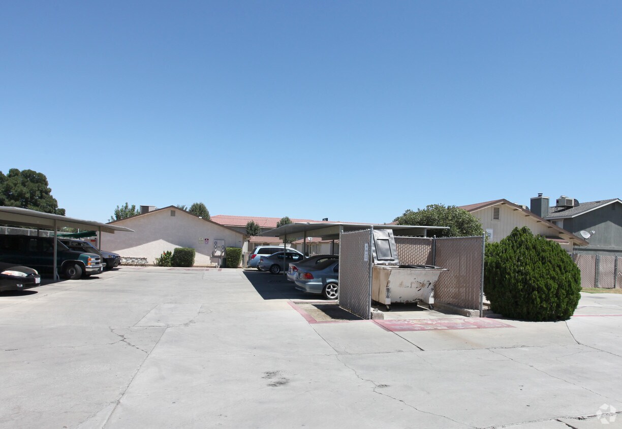 Silverado and Brown Apartments Apartments in Hanford, CA