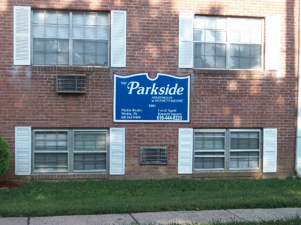 Building Photo - Parkside Apartments