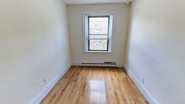 Foto del edificio - 4Br/1Bth, Available Sep. 1, 2026. Great for a rommate students. MUST SEE!!