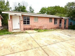 Building Photo - 1827 E Highland Blvd